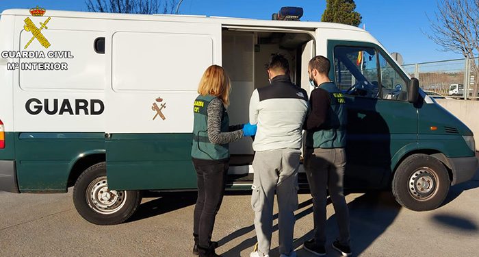 La Guardia Civil detiene a un grupo criminal dedicado al robo en salones de juego en Azuqueca de Henares