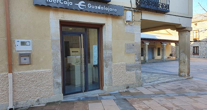 La lucha de Tamajón por mantener el cajero automático del pueblo