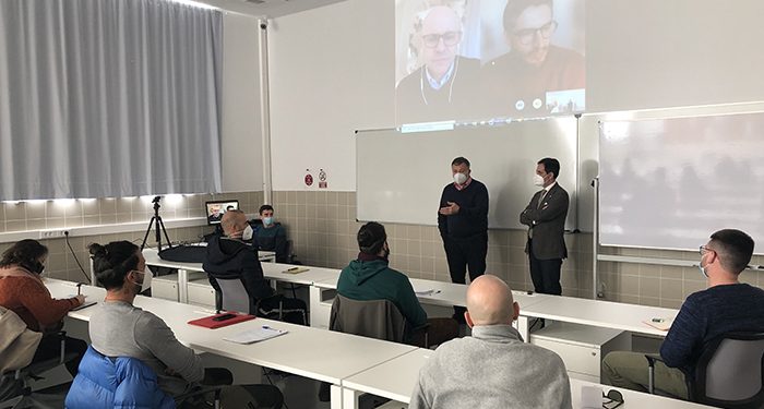 La veintena de alumnos que conforman la tercera promoción de UFIL inician su formación