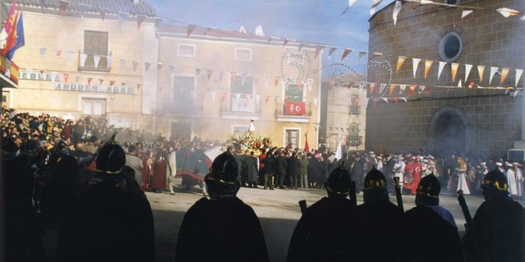 Pólvora y recitados por el Santo Niño en Valverde de Júcar