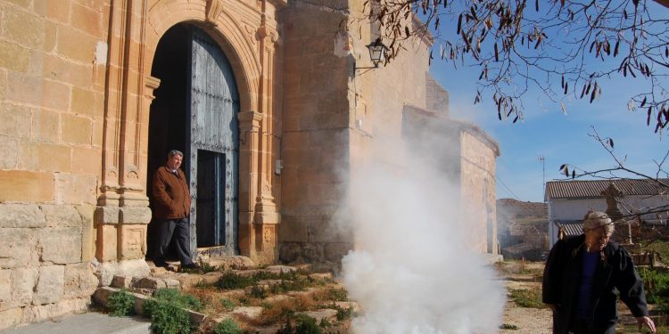 Culebras. El humo protector de las sabinas por San Sebastián