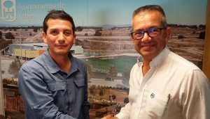 Podemos pide el cese del teniente de alcalde de Yebes tras “chillar, insultar y señalar” a la oposición en el pleno