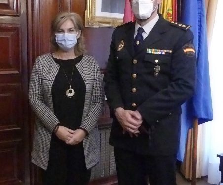 La subdelegada del Gobierno en Guadalajara recibe al comisario Esteban, nuevo jefe del GEO 1 La subdelegada del Gobierno en Guadalajara recibe al comisario Esteban, nuevo jefe del GEO