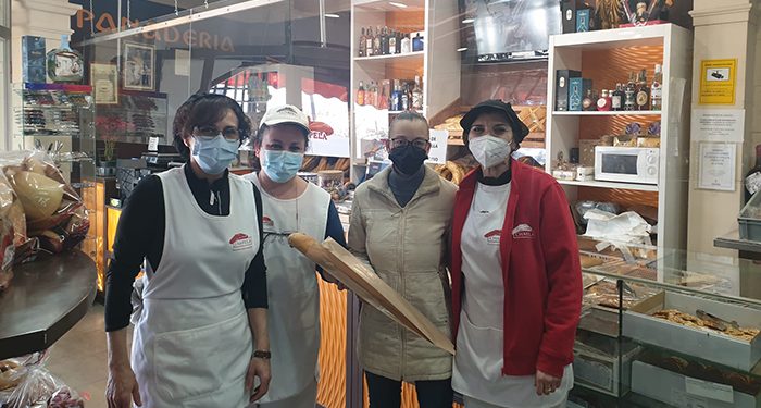 AFEPAN entrega dos meses de pan gratis a Marina Encarnaçao como primer nacimiento en Cuenca en 2022 1 AFEPAN entrega dos meses de pan gratis a Marina Encarnaçao como primer nacimiento en Cuenca en 2022