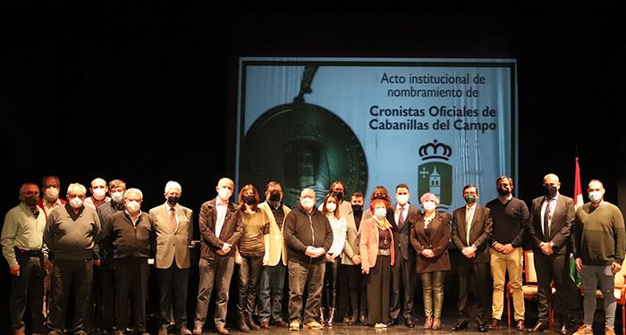 Cabanillas presenta a sus cronistas oficiales en un solemne acto público