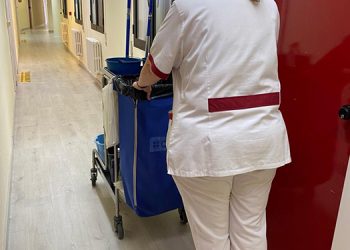 CCOO y UGT instan mediación previa a huelga en la Limpieza de Edificios y Locales de Cuenca y Guadalajara 10 CCOO y UGT reclaman subidas salariales del 3% anual y con cláusula de garantía para más de 16.000 trabajadoras de la Limpieza de CLM