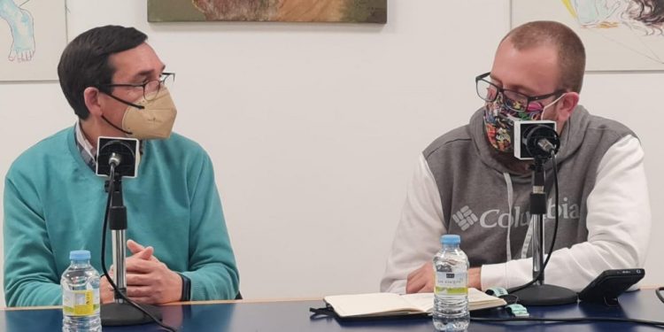 Los cronistas de Cabanillas hicieron declaración de intenciones en las «Charlas en la Onda» 1 Los cronistas de Cabanillas hicieron declaración de intenciones en las «Charlas en la Onda»