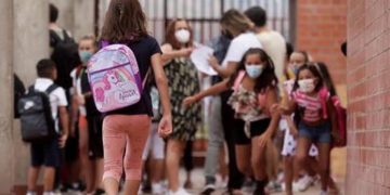 CSIF exige que las mascarillas sigan siendo obligatorias en todo el entorno escolar