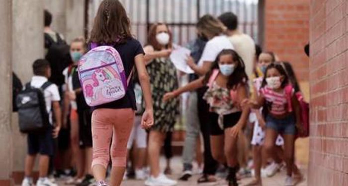 CSIF exige que las mascarillas sigan siendo obligatorias en todo el entorno escolar