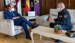 El alcalde de Guadalajara recibe al nuevo comisario jefe de la Policía Nacional