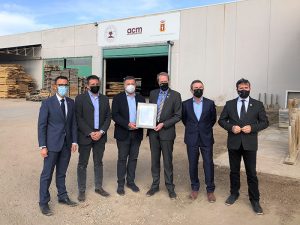 El Ayuntamiento de Cuenca muestra el potencial de la Fábrica Municipal de Maderas a seis empresas punteras