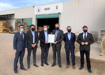 El Ayuntamiento de Cuenca muestra el potencial de la Fábrica Municipal de Maderas a seis empresas punteras El Ayuntamiento de Cuenca muestra el potencial de la Fábrica Municipal de Maderas a seis empresas punteras