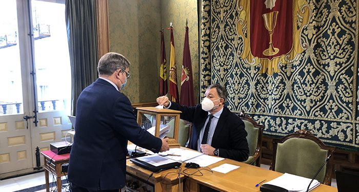 El Ayuntamiento de Cuenca nombra Hija Adoptiva a Teresa Marín Eced