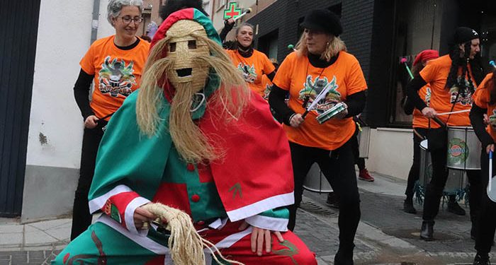 El Carnaval volvió a las calles de Cabanillas con un magnífico desfile