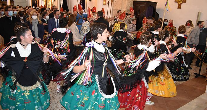 El Gobierno regional destaca la importancia de las fiestas tradicionales como ´La Endiablada´ de Almonacid del Marquesado “para generar economía y turismo a todos los niveles” 1 El Gobierno regional destaca la importancia de las fiestas tradicionales como ´La Endiablada´ de Almonacid del Marquesado “para generar economía y turismo a todos los niveles”