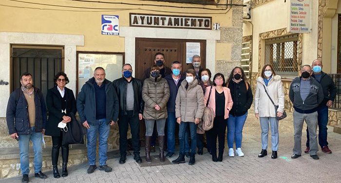 El Gobierno regional destina alrededor de 340.000 euros a la financiación de siete proyectos que supondrán la contratación y consolidación de 18 empleos en la Sierra de Cuenca 1 El Gobierno regional destina alrededor de 340.000 euros a la financiación de siete proyectos que supondrán la contratación y consolidación de 18 empleos en la Sierra de Cuenca