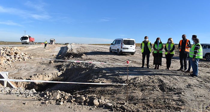 El Gobierno regional está invirtiendo alrededor de tres millones de euros en la CM-2026 entre Barajas de Melo y Leganiel cuyas obras finalizarán a lo largo de 2022