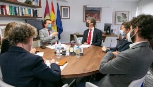 El Gobierno regional incluirá en el nuevo PDR una ayuda agroambiental de 26 millones de euros para hacer más sostenible y rentable el viñedo de secano