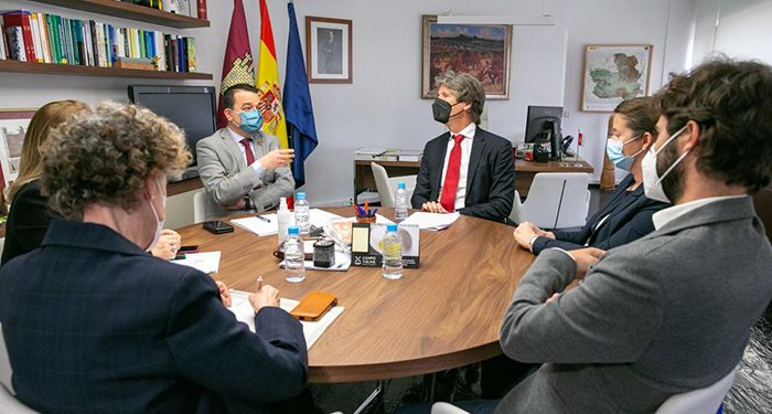 El Gobierno regional incluirá en el nuevo PDR una ayuda agroambiental de 26 millones de euros para hacer más sostenible y rentable el viñedo de secano