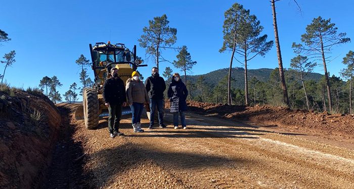 El Gobierno regional invierte más de 170.000 euros en la adecuación de dos caminos forestales en Talayuelas y su pedanía Casillas de Ranera 1 El Gobierno regional invierte más de 170.000 euros en la adecuación de dos caminos forestales en Talayuelas y su pedanía Casillas de Ranera