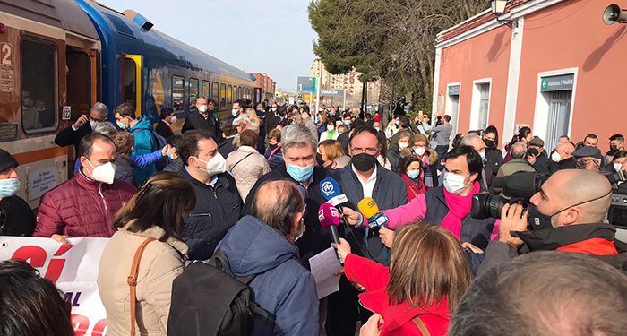 El tren histórico "Río Huécar" hace que Cuenca protagonice su propia "Bienvenido, Mister Marshall" 1 el tren historico rio huecar hace que cuenca protagonice su propia bienvenido mister marshall