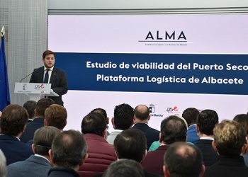 Hernando destaca la inversión en el Puerto Seco de Albacete por situarse en el eje ferroviario más corto entre Madrid y un Puerto Hernando destaca la inversión en el Puerto Seco de Albacete por situarse en el eje ferroviario más corto entre Madrid y un Puerto