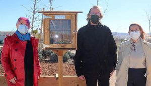La Biblioteca habilita una caseta de «libros libres» en el Parque Elena de la Cruz de Cabanillas