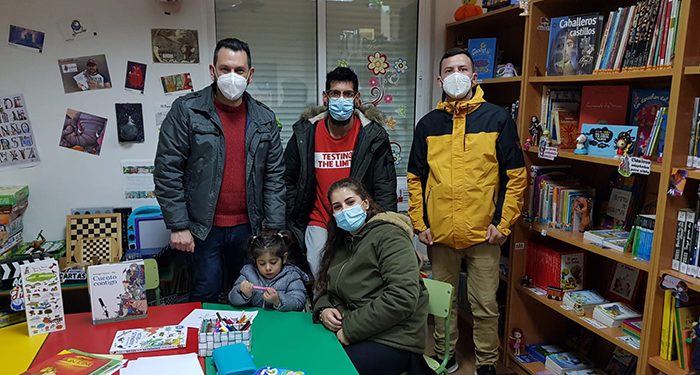 La Diputación de Cuenca y el proyecto Arraigo traen la primera familia para conocer el municipio de Enguídanos 1 La Diputación de Cuenca y el proyecto Arraigo traen la primera familia para conocer el municipio de Enguídanos