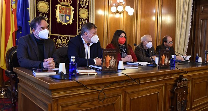 La Diputación edita ‘La Cerámica de Cuenca’ que, entorno a la figura de Pedro Mercedes, repasa la historia de la alfarería