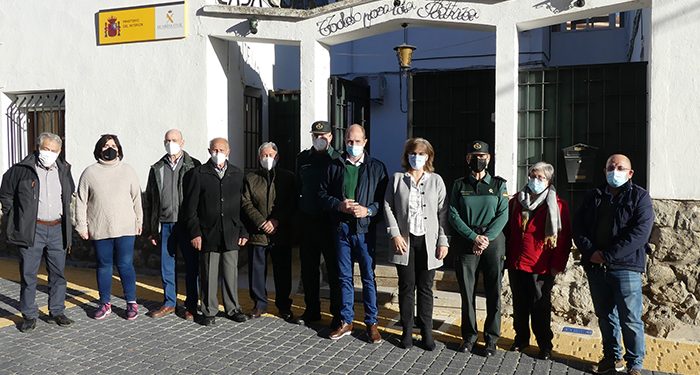 La subdelegada del Gobierno visita el cuartel de la Guardia Civil de Pareja para conocer las demandas de los municipios de la demarcación