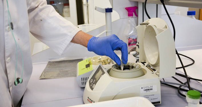 La UCLM aumenta su rendimiento investigador pese a la caída de ingresos públicos en los últimos años, según el Ivie