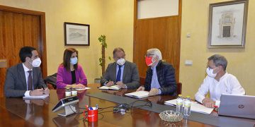 La UCLM y Cruz Roja Española en Castilla-La Mancha estudian nuevas vías de colaboración para la puesta en marcha de acciones conjuntas