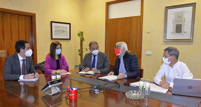 La UCLM y Cruz Roja Española en Castilla-La Mancha estudian nuevas vías de colaboración para la puesta en marcha de acciones conjuntas 1 La UCLM y Cruz Roja Española en Castilla-La Mancha estudian nuevas vías de colaboración para la puesta en marcha de acciones conjuntas