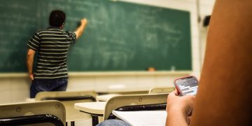 Más de 80 centros educativos de CLM abandonan sus proyectos bilingües