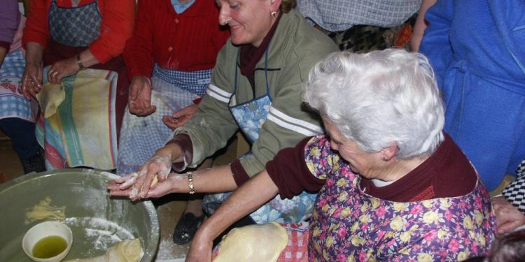 Tortas y Carideiros para la Candelaria en Pajares