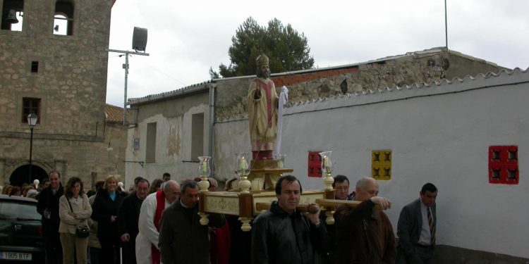 En La Peraleja,  San Blas, procesión y galopeo del año 2005