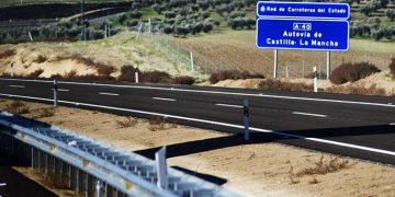 Mitma licita por más de 1,5 millones de euros la renovación de la señalización en 177 km de la AP-36 y la A-43 en Cuenca