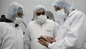 Núñez apuesta por baja fiscalidad, reducción de burocracia y ayudas directas para el desarrollo de la industria agroalimentaria en Castilla-La Mancha