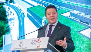 Page anuncia la convocatoria de 3.225 plazas para Sanidad en un proceso de Oferta Pública de Empleo que comenzará “en mayo”