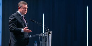 Page anuncia una inversión de 35 millones de euros para la mejora y ampliación del transporte aéreo sanitario