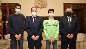 Rojo felicita al joven atleta Jaime Migallón por su oro en el Campeonato de España de Cross y le augura “una exitosa carrera”