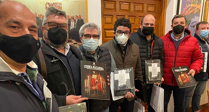 A la venta las Publicaciones Oficiales de la Junta de Cofradías para 2022, que incluyen una carpeta con todos los carteles 1 A la venta las Publicaciones Oficiales de la Junta de Cofradías para 2022, que incluyen una carpeta con todos los carteles