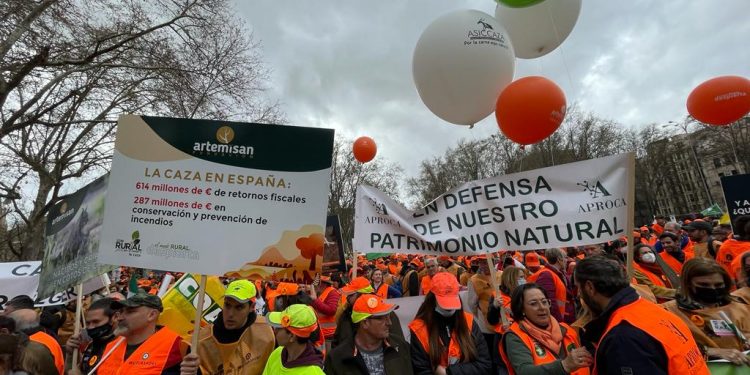 Agricultores, ganaderos y cazadores de Castilla-La Mancha acuden en masa a Madrid para reivindicar un medio rural justo y vivo 1 Agricultores, ganaderos y cazadores de Castilla-La Mancha acuden en masa a Madrid para reivindicar un medio rural justo y vivo