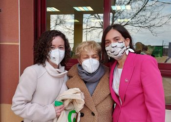 Boticaría García apadrina a la Asociación Española Contra el Cáncer en su primer aniversario en Belmonte