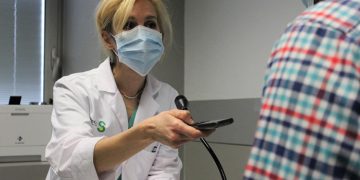 Castilla-La Mancha refuerza el servicio de interpretación telefónica y traducción simultánea y documental, multilingüe en el ámbito sanitario