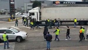 CCOO condena el vandalismo y las agresiones de las patrullas de la plataforma del transporte contra los trabajadores asalariados