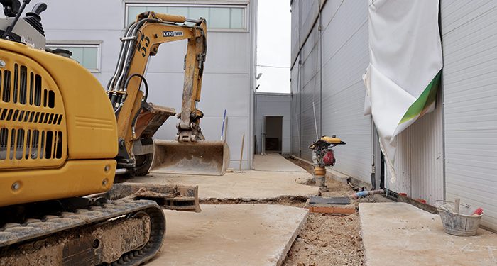 Comienzan los trabajos de canalización de agua de lluvias en la carpa deportiva anexa al Palacio Multiusos de Guadalajara 1 Comienzan los trabajos de canalización de agua de lluvias en la carpa deportiva anexa al Palacio Multiusos de Guadalajara