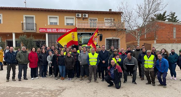 Decenas de tractores y camiones salen a la calle en La Alberca para pedir al Gobierno de Sánchez que abarate los combustibles 1 Decenas de tractores y camiones salen a la calle en La Alberca para pedir al Gobierno de Sánchez que abarate los combustibles