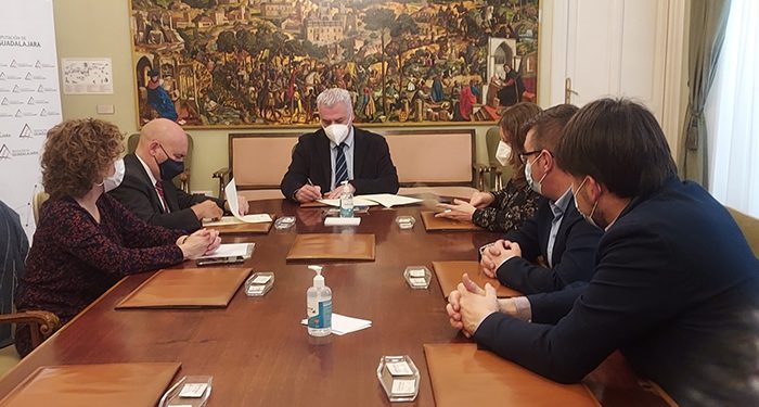 Diputación de Guadalajara y SESCAM firman el convenio para la mejora de consultorios médicos en pueblos de la provincia 1 Diputación de Guadalajara y SESCAM firman el convenio para la mejora de consultorios médicos en pueblos de la provincia