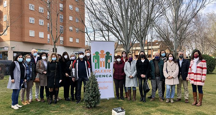 Dolz felicita a Alcer en su 40 aniversario y participa en la plantación del Árbol de la Vida en agradecimiento a los donantes